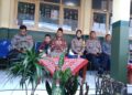 Bhabinkamtibmas Polwan Hadiri Acara Perpisahan Kelas VI SDN Warudoyong