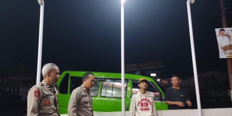 Polsek Kadudampit Laksanakan KRYD Malam Minggu Antisipasi Gukamtibmas