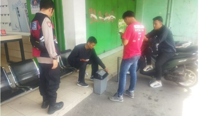 Guna menciptakan keamanan dan kondusif, Kapolsek Citamiang Patroli Dialogis dan Sambangi Warga.