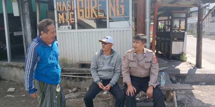 Samapta Polsek Sukabumi Melaksanakan kegiatan Dialogis dengan Warga Masyarakat Desa Perbawati Kecamatan Sukabumi Kabupaten Sukabumi