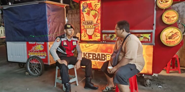 Jaga Situasi Kondusif, Patroli giatkan sambang dialogis bersama warga.