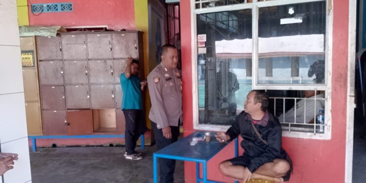 Unit Samapta Polsek Cisaat Lakukan Pengawasan Obyek Wisata Kolam Renang Cigunung