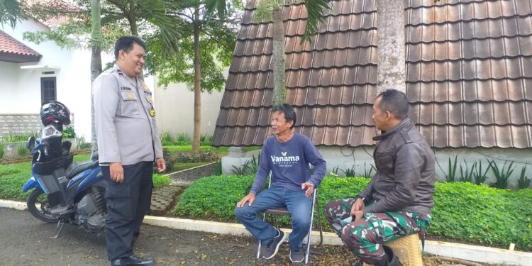 Sambangi Warga Polisi di Kota Sukabumi Sampaikan Imbauan Kamtibmas