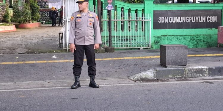 Polsek Gunungpuyuh rutin laksanakan Gatur Pagi, Agar Terciptanya Kamseltibcar Lantas dipagi hari diwilayah hukum Polsek Gunungpuyuh