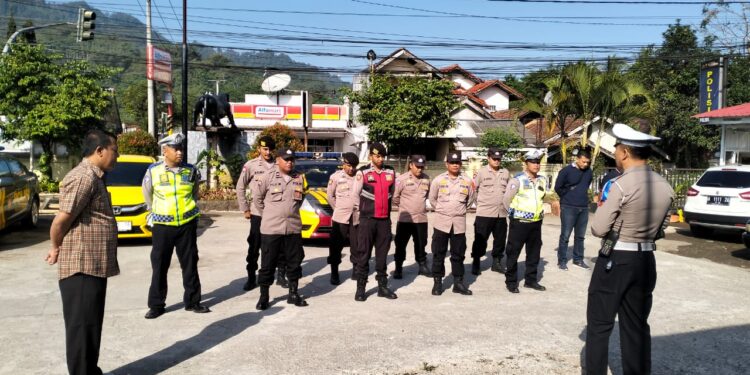 Apel Pagi Polsek Baros Sebagai Bentuk Komunikasi Pimpinan dan Anggota