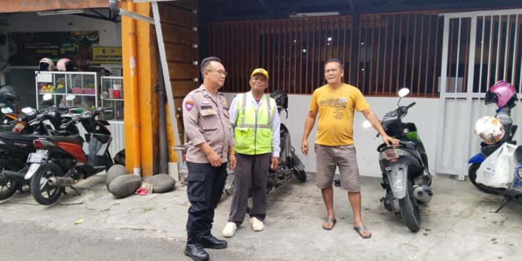 Polsek Cikole Laksanakan Patroli Dan Sambang Dengan Juru Parkir