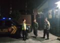 Sambangi Sekolah Ketika Patroli Malam Salah Satu Upaya Polsek Sukalarang Dalam Mencegah Aksi Kejahatan Malam Hari