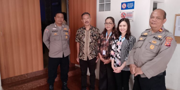 Minggu Kasih, Polsek Cisaat Berikan Pengamanan Ibadah Kebaktian Minggu Gereja GBI MNCC Sukabumi