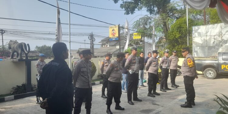 Kapolsek Pimpin Apel Pagi Kepada Anggota Sebelum Memulai Tugas