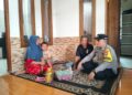 Silaturahmi Door To Door System, Bhabinkamtibmas Polsek Cireunghas Sampaikan Himbauan Kamtibmas