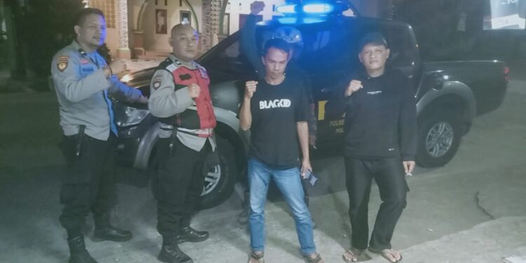 Polsek Cibeureum laksanakan Patroli Strong Point Malam Hari Wujudkan Situasi Kamtibmas Yang Aman