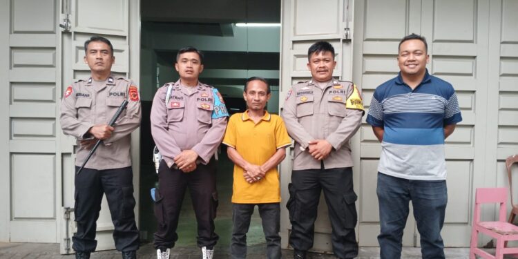 Kapolsek Sukalarang Pimpin Pengamanan Kebaktian Umum di Gereja GKI Penginjil Kota Sukabumi
