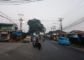 Antisipasi kemacetan pagi, anggota polsek Gunungguruh laksanakan gatur lalin pagi di simpang tiga pangleseran