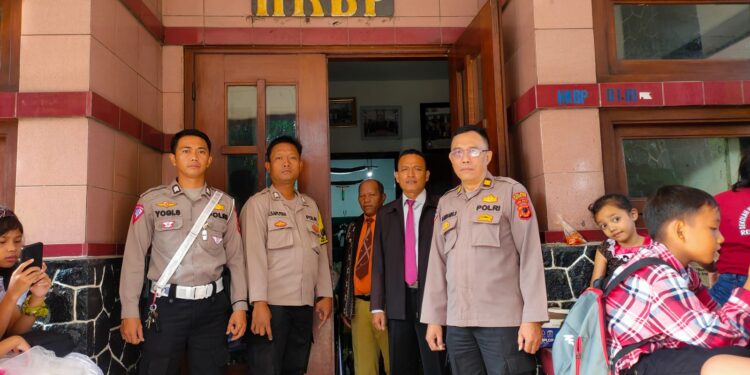 Pam Gereja, Sudah Menjadi Rutinitas Anggota Polsek Warudoyong