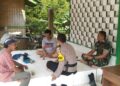 Bhabinkamtibmas Desa Selawangi Polsek Sukaraja Polres Sukabumi Kota, Aipda Yusup  dan Babinsa Selawangi Sertu Yudi, melaksanakan sambang silaturahmi Kamtibmas,  Rabu (14/08/2024).