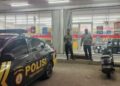 Anggota Samapta Polsek Sukalarang Laksanakan Patroli Dialogis Kerawanan Malam Sambang Minimarket Indomart