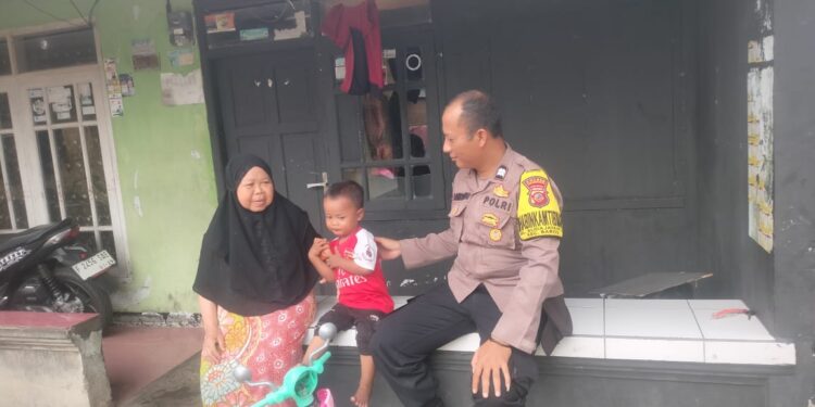 Wujudkan kedekatan dengan warga, Bhabinkamtibmas Sudajahilir laksanakan sambang