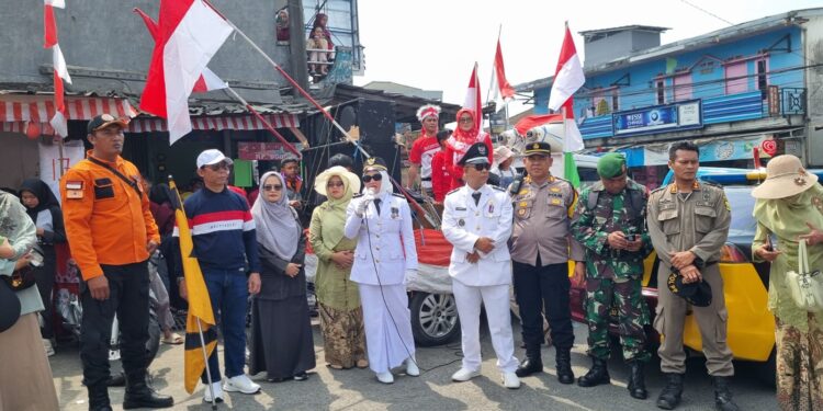 Kapolsek Sukalarang Pimpin Pengamanan Karnaval Memperingati Hari Kemerdekaan RI Ke 79 Tingkat Kecamatan Sukalarang