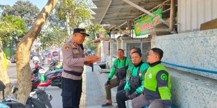 Panit Samapta Polsek Cikole Laksanakan Giat Dialogis