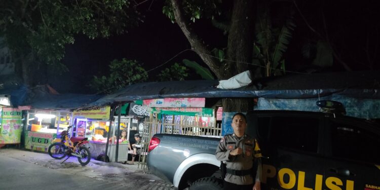 Polsek Kebonpedes Tingkatkan Keamanan Melalui Patroli Malam Di Titik Rawan Gukamtibmas
