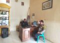 Bhabinkamtibmas Polsek Sukaraja melaksanakan Sambang Desa Untuk Melakukan Koordinasi