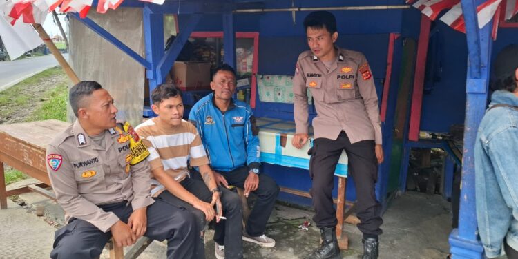 Ngobrol Bersama Masyarakat, Patroli Dialogis Siang Petugas Sampaikan Pesan Kamtibmas