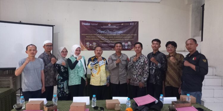 Bhabinkamtibmas Polsek Sukaraja Menghadiri acara rapat pleno terbuka Rekapitulasi