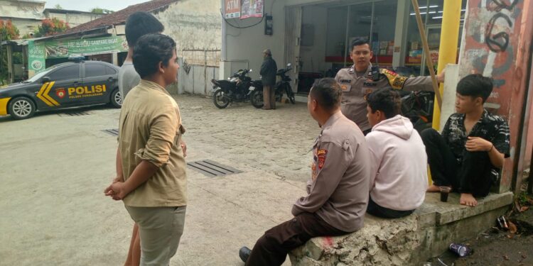 Ngobrol Bersama Masyarakat, Patroli Dialogis Siang Petugas Sampaikan Pesan Kamtibmas