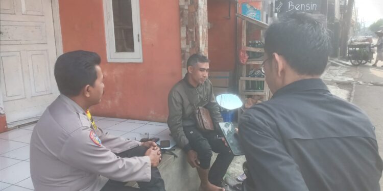 Bhabinkamtibmas Lembursitu sambangi karang taruna Kp Bojong Loa