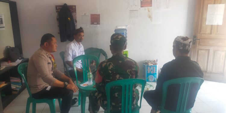 Cegah Aksi Kejahatan, Polsek Kebonpedes Patroli Malam Hari