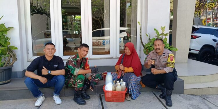 Datangi Warga Langsung, Babinkamtibmas Berikan Himbauan Gukamtibmas