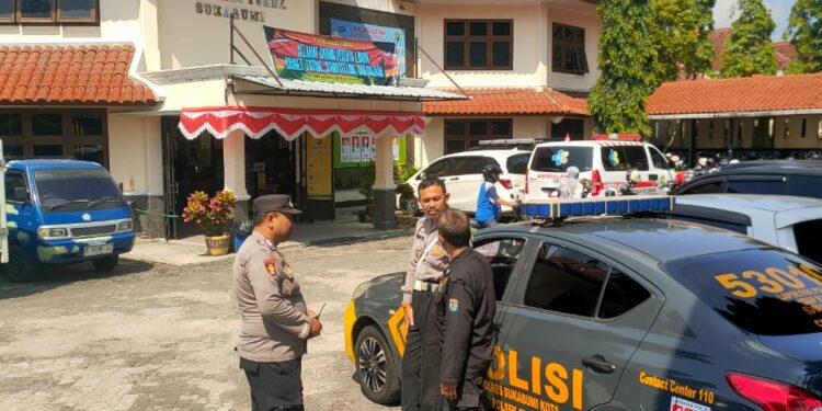 Unit Samapta Polsek Cikole Patroli Dialogis Dengan Satpam