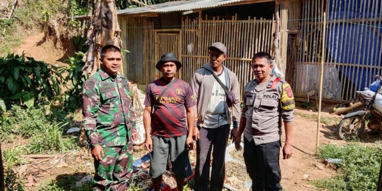 Polsek Gunungguruh Bersinergi dengan Babinsa Sambangi Warga Untuk Tingkatkan Harkamtibmas