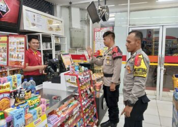 Patroli sambang Alfamart dan Indomart beri himbauan kamtibmas