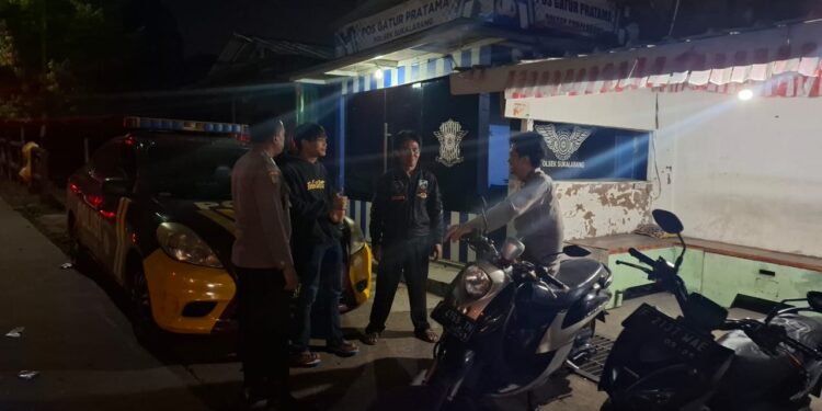 Ngobrol Bersama Masyarakat, Patroli Dialogis Malam Petugas Sampaikan Pesan Kamtibmas