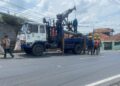 Kecelakaan Truk Hantam Angkot, Tiang Listrik Ikut Dihantam Juga Sampai Patah dan Aliran Mati