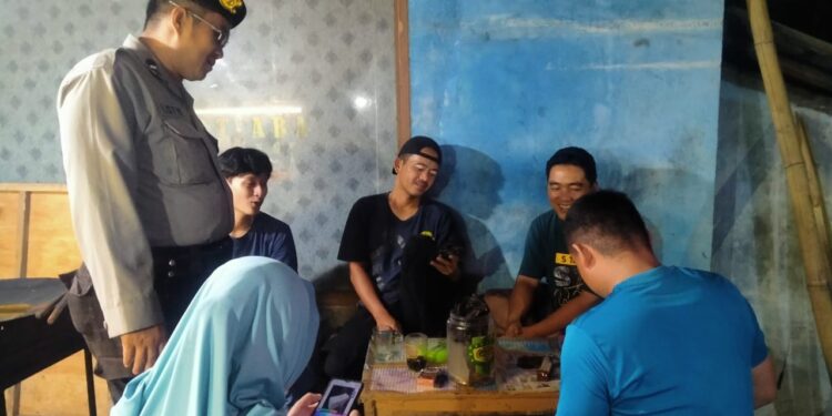Polsek Kebonpedes Patroli Titik Rawan Gangguan Kamtibmas Dini Hari