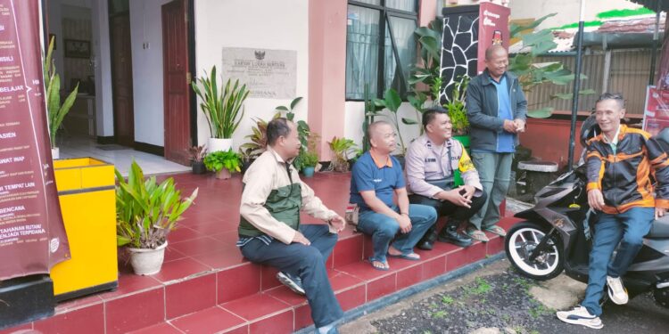 Sambangi Warga Polisi di Kota Sukabumi Sampaikan Imbauan Kamtibmas