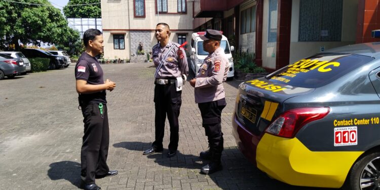 Polsek Cikole Laksanakan Giat Patroli Dialogis Dengan Satpam