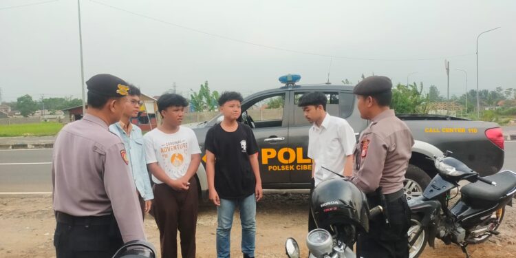 Polsek Cibeureum Polres Sukabumi Kota Laksanakan Patroli Cipkon di sore hari