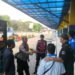 Cooling system Pilkada serentak 2024. Bhabinkamtibmas serukan Pemilu Damai bersama Kru Bus Terminal