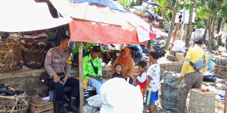 Bhabinkamtibmas Polsek Lembursitu sambangi warga binaan berikan himbauan kamtibmas