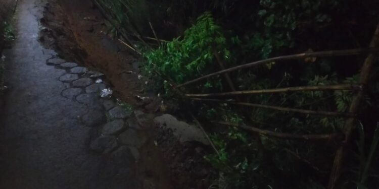 Polsek Sukaraja Himbauan Kepada Warga untuk Selalu Waspada Saat Menjelang Musim Hujan