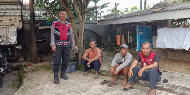 Tingkatkan Keamanan Jelang Pilkada 2024,Unit Sabhara Polsek Cisaat laksanakan Patroli 