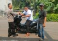 Bhabinkamtibmas Desa Sasagaran Polsek Kebonpedes Patroli Sapa Warga Sampaikan Himbauan Kamtibmas