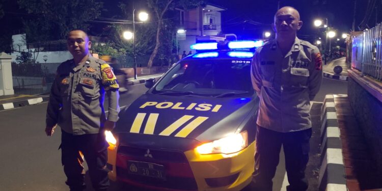 Polsek Cikole Laksanakan Patroli Malam Hari