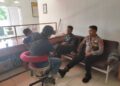 Bhabinkamtibmas Desa Perbawati Polsek Sukabumi Melaksanakan kegiatan Dialogis dengan Perangkat Desa