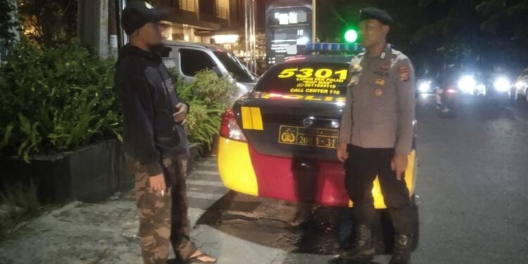 Unit Samapta Polsek Cikole Laksanakan Patroli Malam untuk Pantau Situasi Kamtibmas