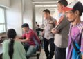 Tingkatkan Kamtibmas dan Jaga Kondidsifitas Pilkada Serentak 2024, Bhabinkamtibmas Patroli dialogis merupakan salah satu metode yang efektif dalam membangun hubungan yang baik antara Polisi dan masyarakat.
