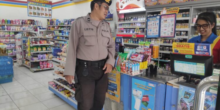 Polsek Kebonpedes Patroli Siang Hari Cegah Gangguan Kamtibmas Jelang Pilkada Serentak 2024